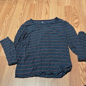 SO woman’s Medium stripped long sleeve top- very soft and comfortable.